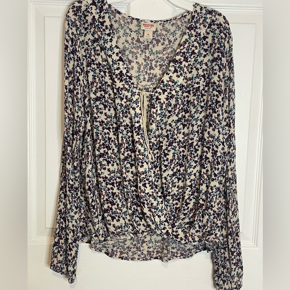 Mossimo Supply Co. Cream Floral Blouse